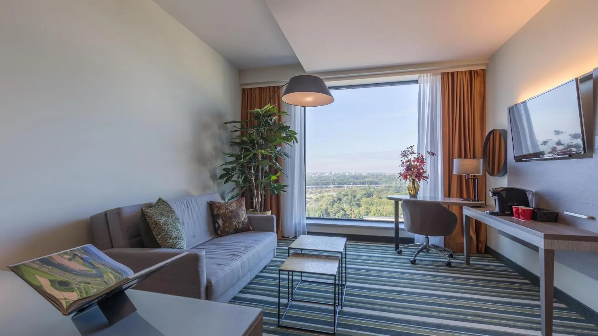 Leonardo Royal Hotel Άμστερνταμ 4*,