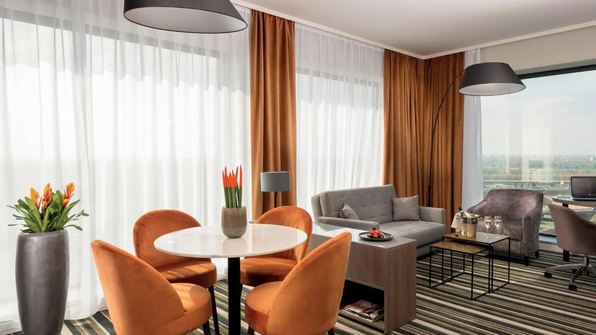 Leonardo Royal Hotel Amsterdam 4*,
